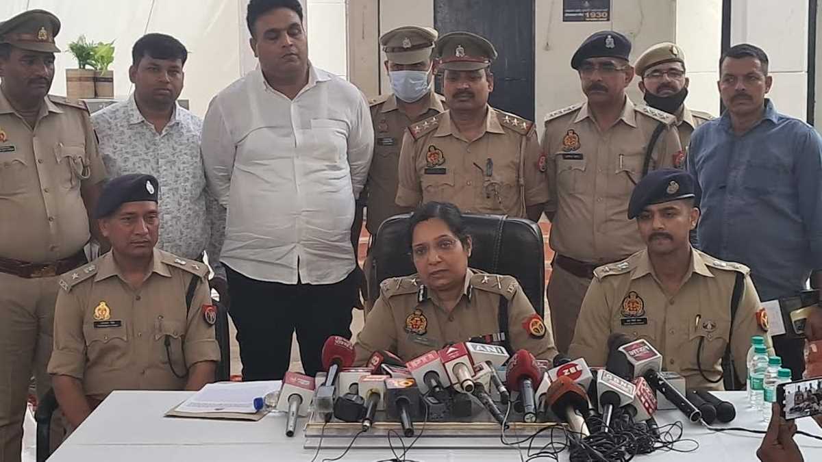 क्राइम ब्रांच टीम ने पकड़ी तीन सौ करोड़ की ड्रग्स, नौ अफ्रीकी मूल के गिरफ्तार क्राइम ब्रांच टीम ने पकड़ी तीन सौ करोड़ की ड्रग्स, नौ अफ्रीकी मूल के गिरफ्तार